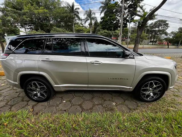 Carro Jeep Commander 2022 Overland TD380 Diesel 4x4 (Aut)
