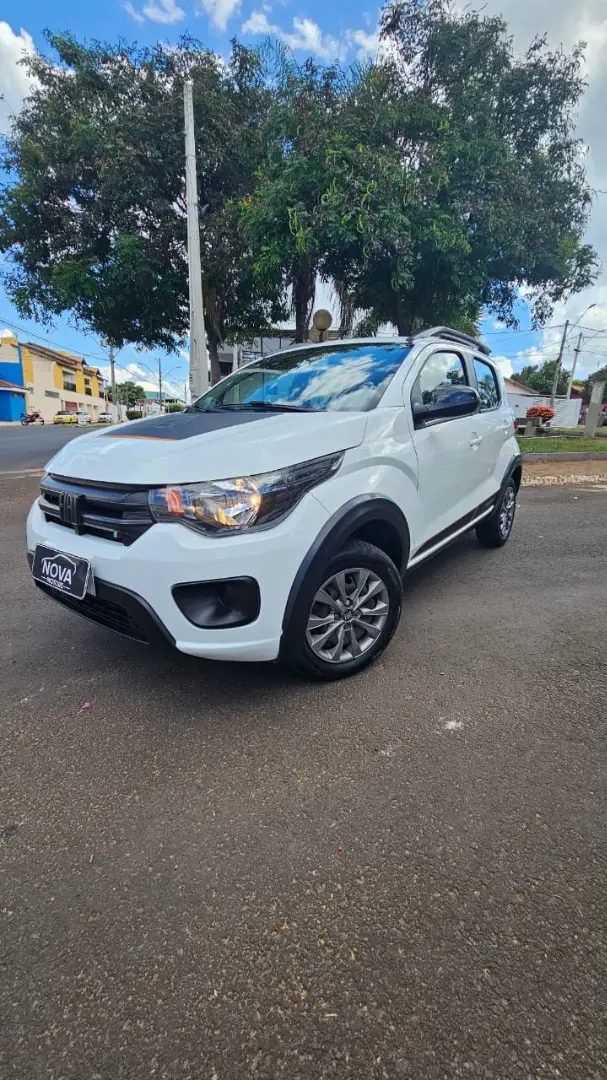 Carro Fiat Mobi 2024 Trekking 1.0