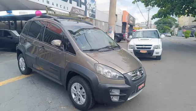 Carro Fiat Idea 2012 Adventure 1.8 16V E.TorQ Dualogic (Flex)
