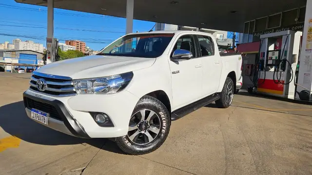 Carro Toyota Hilux Cabine Dupla 2017 Hilux 2.7 SRV CD 4x4 (Flex) (Aut)