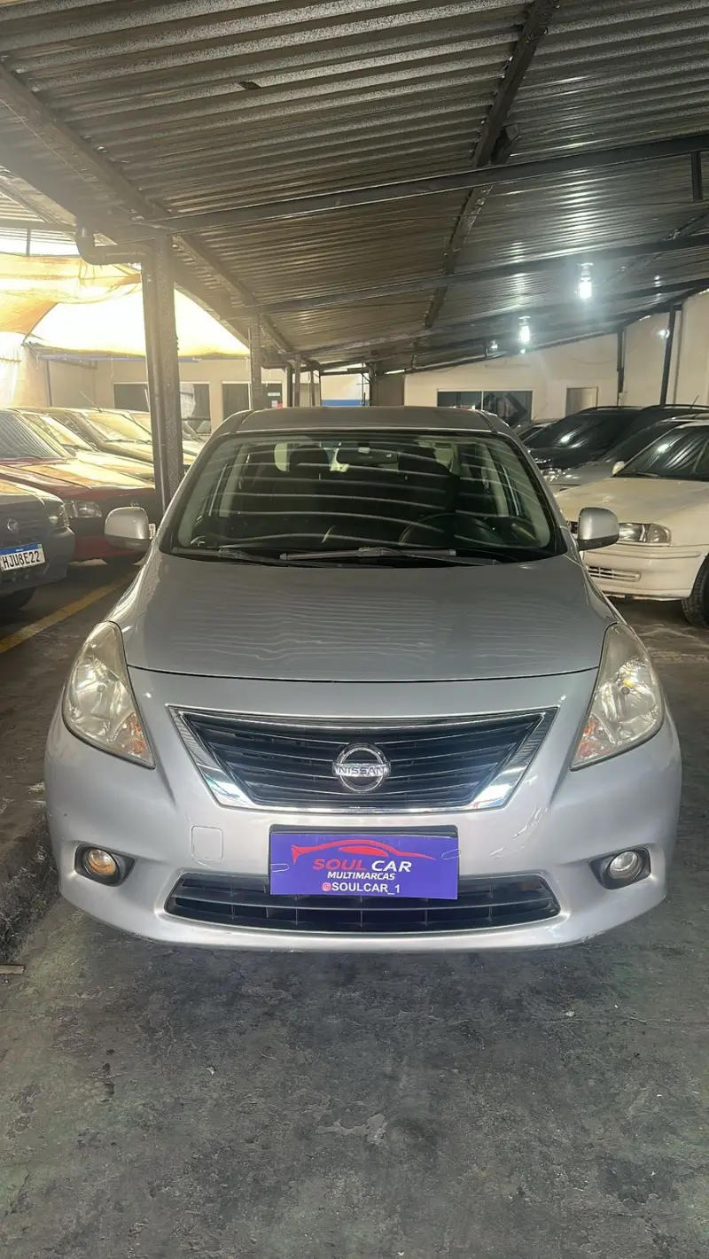 Nissan Versa 1.6 16V SL (Flex)