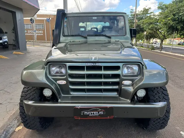 Carro Troller T4 2002 4x4 2.8 Turbo (teto rígido)