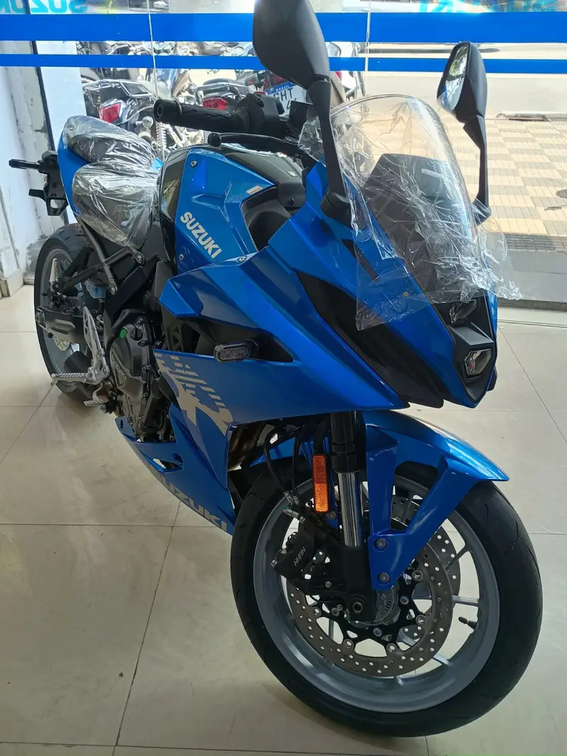 Suzuki GSX-8S 776 cc