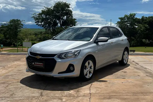 Carro Chevrolet Onix 2023 LTZ 1.0 Turbo (Aut.)