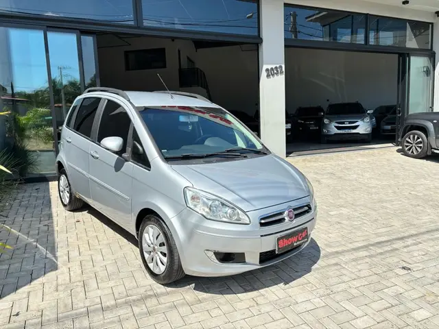 Carro Fiat Idea 2015 Attractive 1.4 8V (Flex)