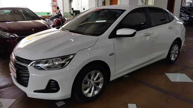Carro Chevrolet Onix Plus 2023 LT 1.0