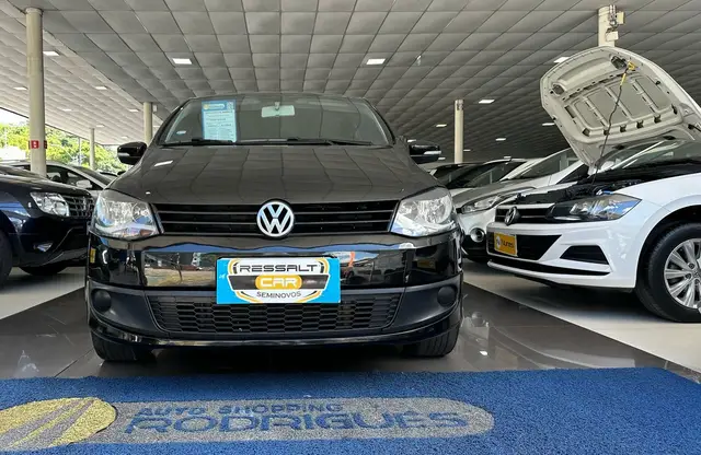 Carro Volkswagen Fox 2014 1.0 TEC (Flex) 4p
