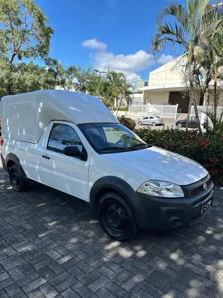 Carro Fiat Strada 2017 Working 1.4 (Flex)