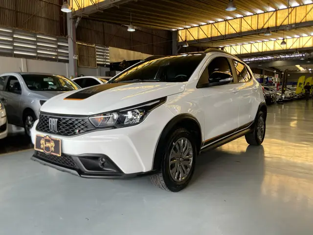 Carro Fiat Argo 2023 Trekking 1.3 (Flex)