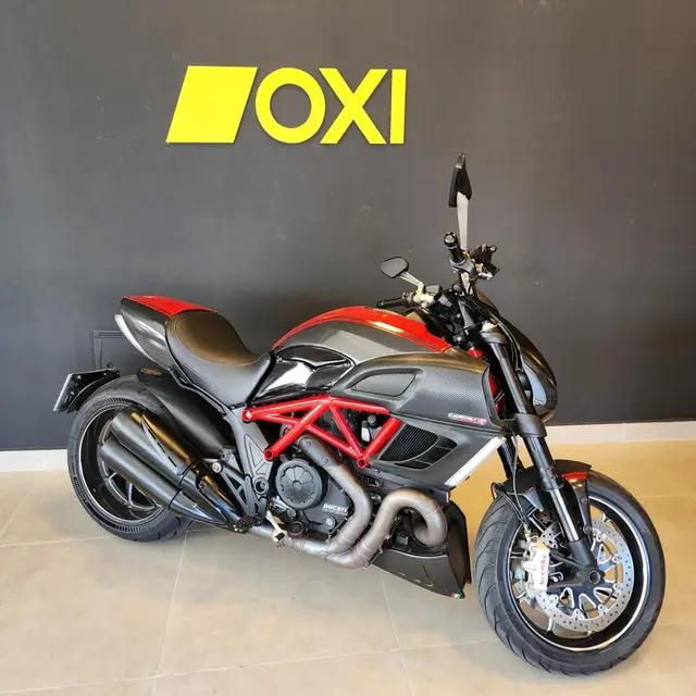 Carro Ducati Diavel 2014 1198 Carbon