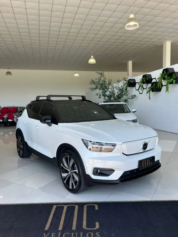 Carro Volvo XC40 2022 Pure (Elétrico)