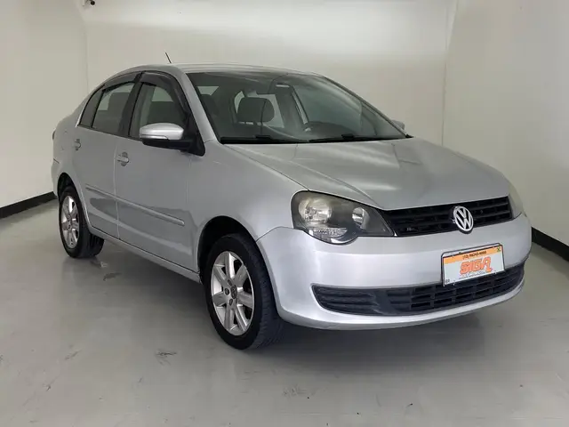 Carro Volkswagen Polo Sedan 2013 1.6 8V (Flex)