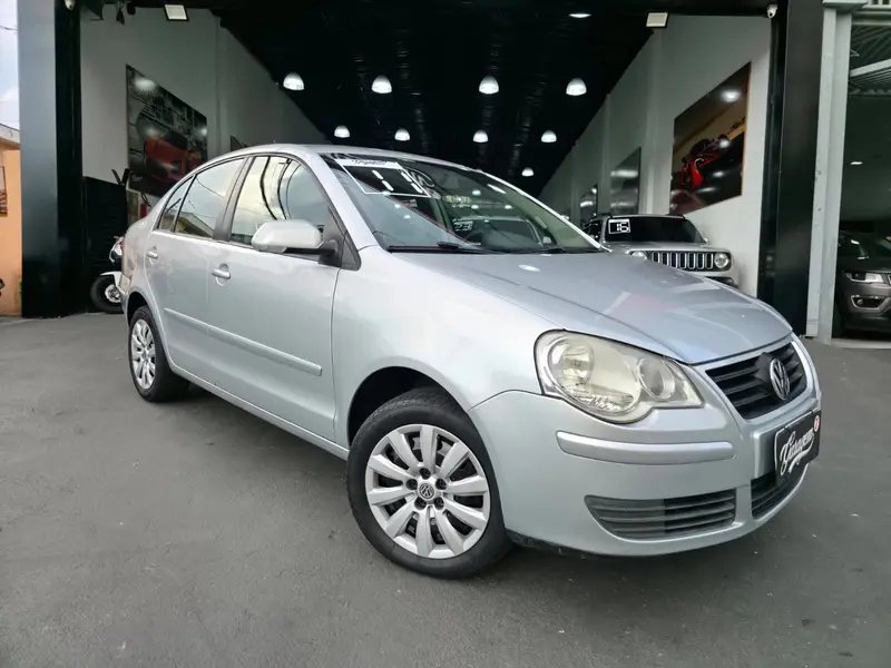 Volkswagen Polo Sedan 1.6 8V (Flex)
