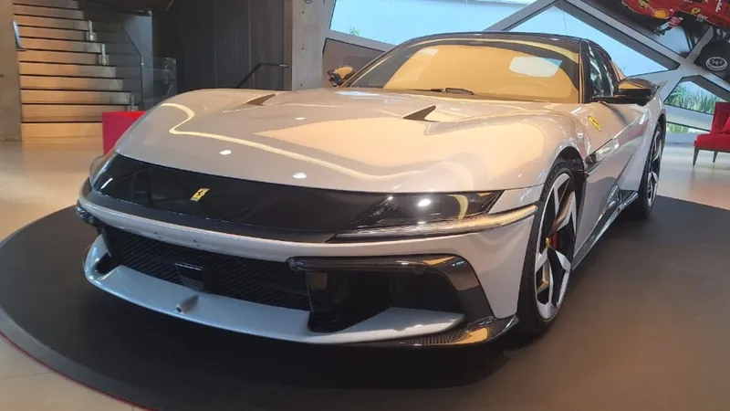 Nova Ferrari 12 Cilindri: confira o superesportivo em 21 fotos exclusivas
