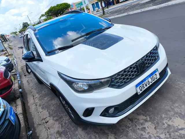 Carro Fiat Argo 2021 Trekking 1.3 (Flex)
