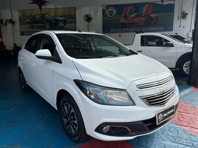 Carro Chevrolet Onix 2014 HATCH LTZ 1.4 8V FlexPower 5p Mec.