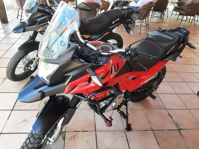 Moto Avelloz AZX 2025 160