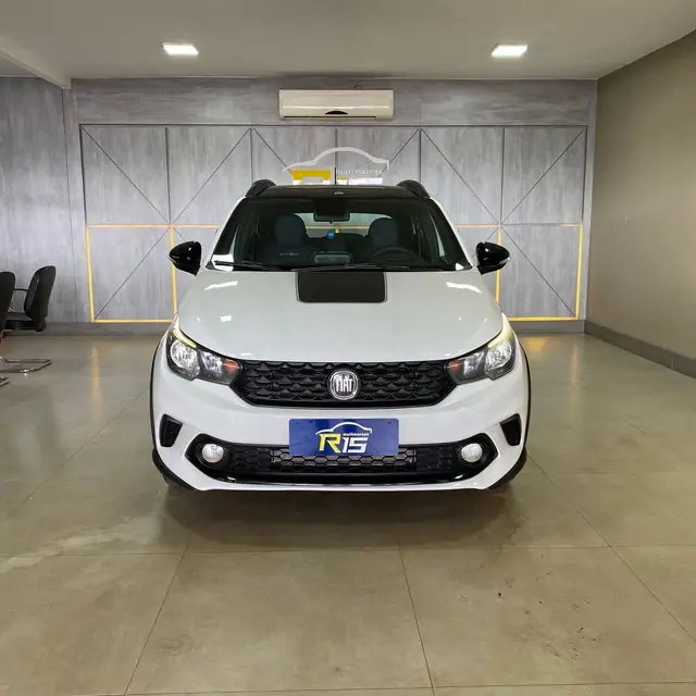 Carro Fiat Argo 2020 1.3 Trekking (Flex)
