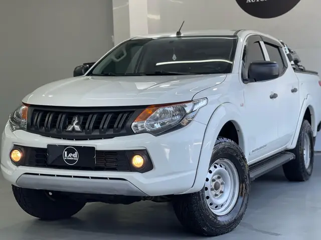 Carro Mitsubishi L200 2023 Triton GL 2.4 Turbo