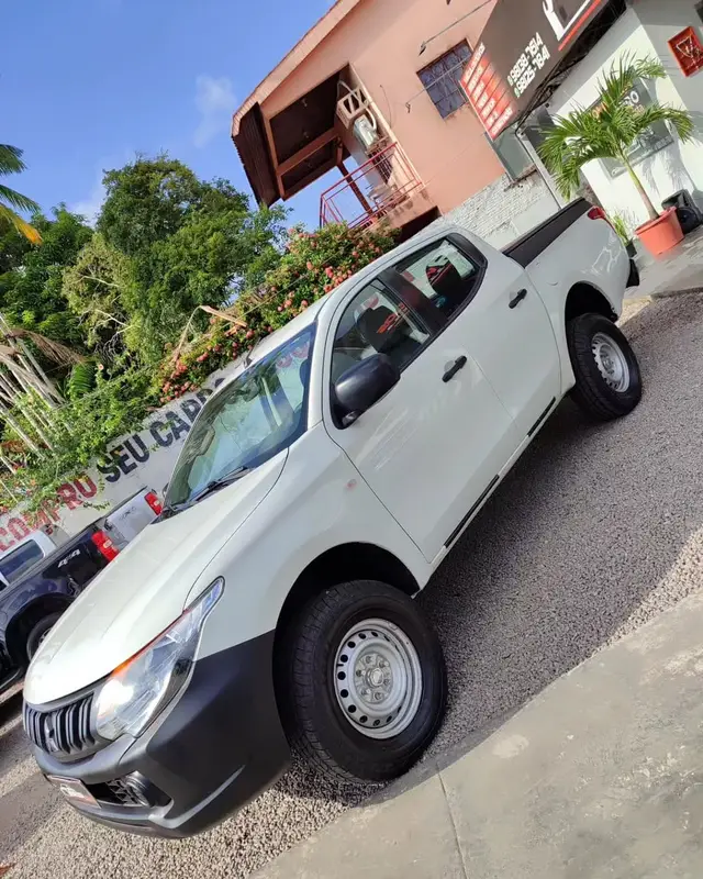 Carro Mitsubishi L200 Triton Sport 2022 GL 2.4 DID-H 4x4 (Aut)
