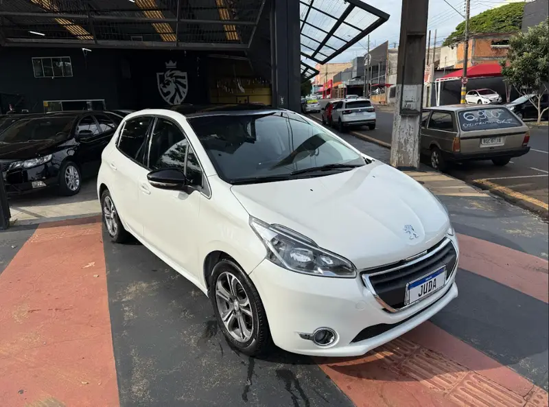Peugeot 208 Griffe 1.6 16V (Flex) (Aut)
