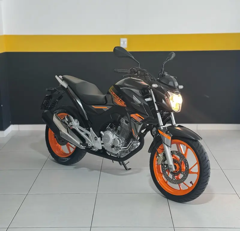 Honda CB 250F Twister (CBS)