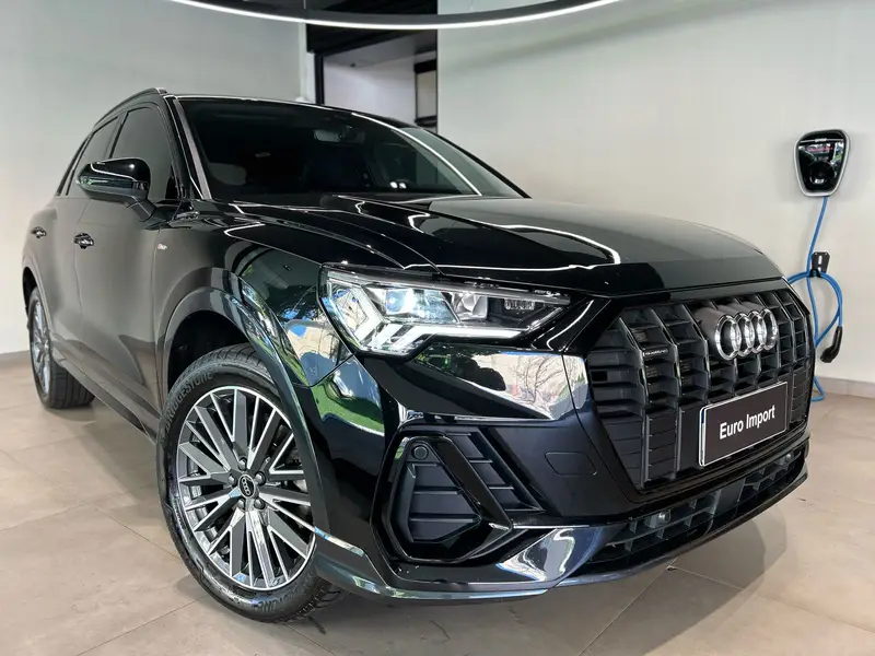 Audi Q3 Performance Black 2.0