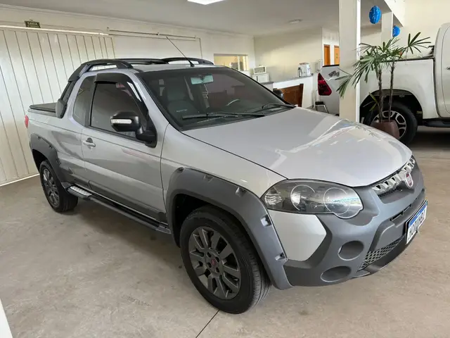 Carro Fiat Strada 2018 Adventure 1.8 16V (Flex) (Cabine Estendida)