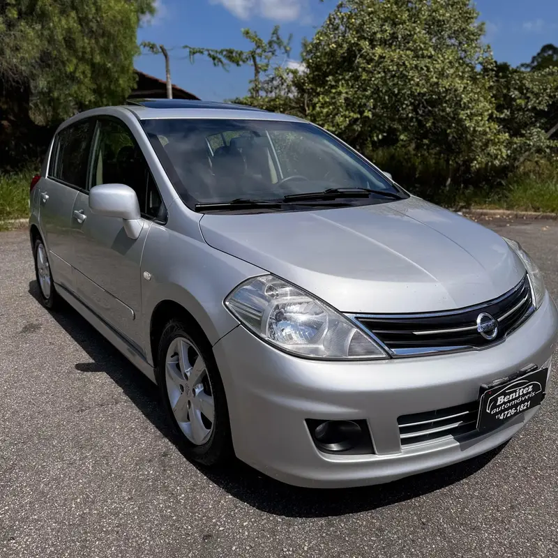 Nissan Tiida SL 1.8 (flex) (aut)
