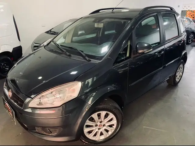Carro Fiat Idea 2011 Attractive 1.4 8V (Flex)