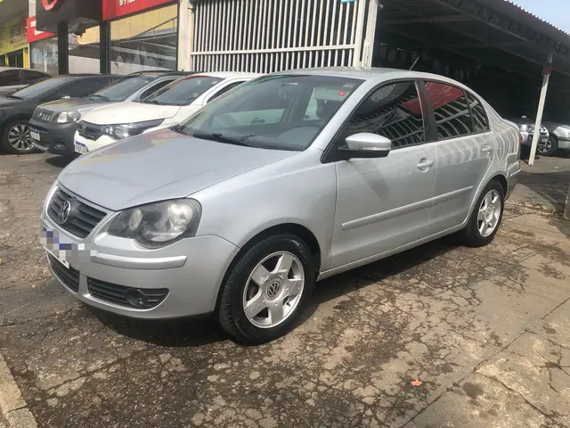 Carro Volkswagen Polo Sedan 2011 1.6 8V (Flex)