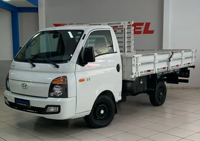 Carro Hyundai HR 2017 2.5 CRDi Longo com Caçamba