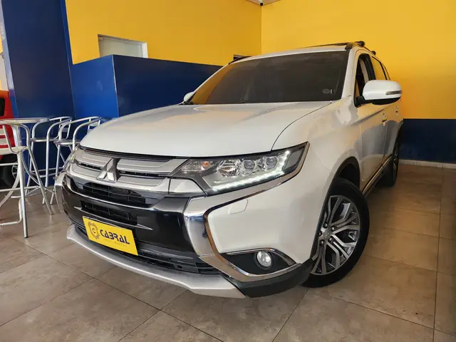 Carro Mitsubishi Outlander 2016 2.2 DI-D 4WD (Aut)
