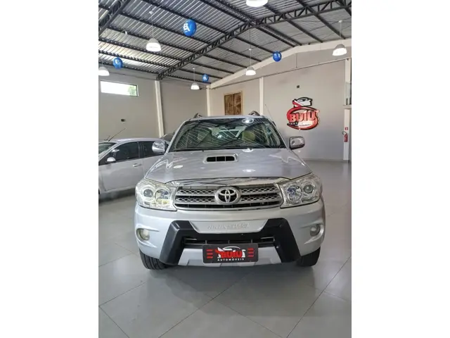 Carro Toyota Hilux SW4 2011 SRV 4x4 3.0 Turbo  (aut)