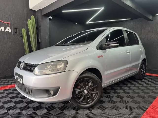 Carro Volkswagen Fox 2014 1.6 VHT Rock in Rio (Flex)