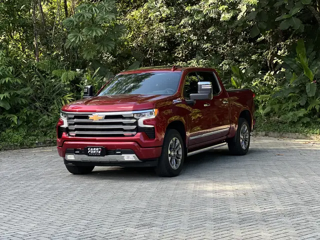 Carro Chevrolet Silverado 2024 High Country 5.3