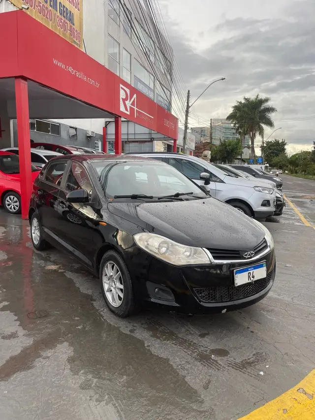 Carro CAOA Chery Celer 2015 Hatch 1.5 16V ACT (Flex)