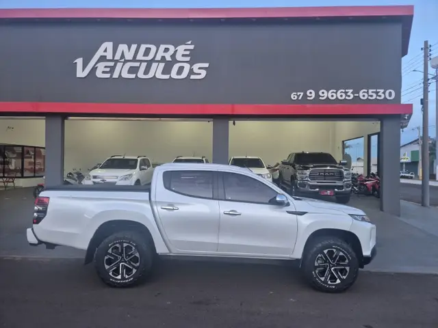 Carro Mitsubishi L200 Triton Sport 2023 HPE-S 2.4