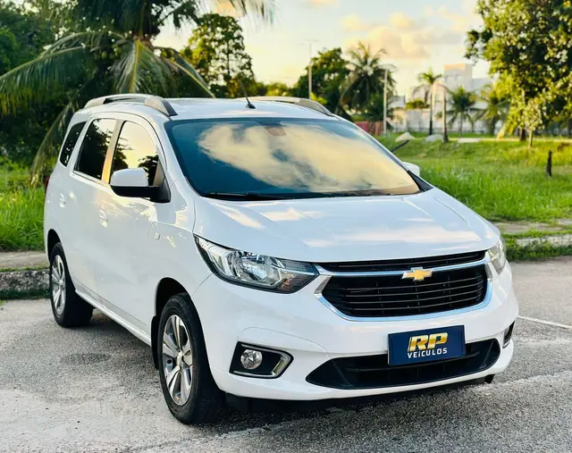 Carro Chevrolet Spin 2023 Premier 1.8 (Aut.)