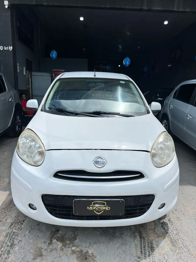 Nissan March 1.0 16V S (Flex)