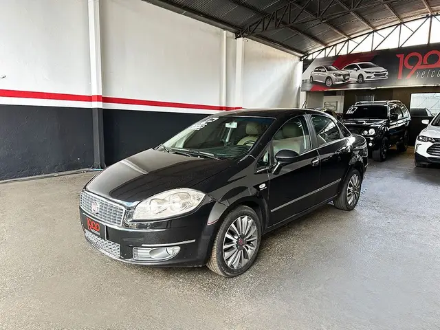 Carro Fiat Linea 2012 Absolute 1.8 16V Dualogic (Flex)