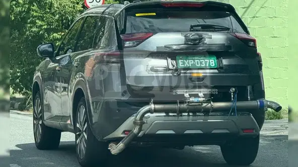 SUV apareceu com pouca camuflagem e com equipamentos de medição de emissões