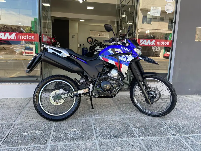 Yamaha XTZ 250 Lander Capitão América
