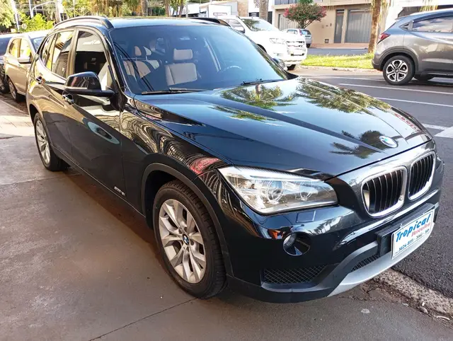 Carro BMW X1 2014 2.0 sDrive18i Top (aut)