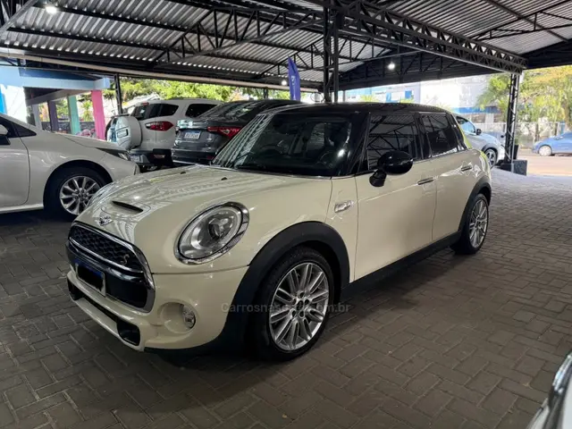 Carro MINI Cooper 2017 2.0 S Exclusive (Aut) 4p