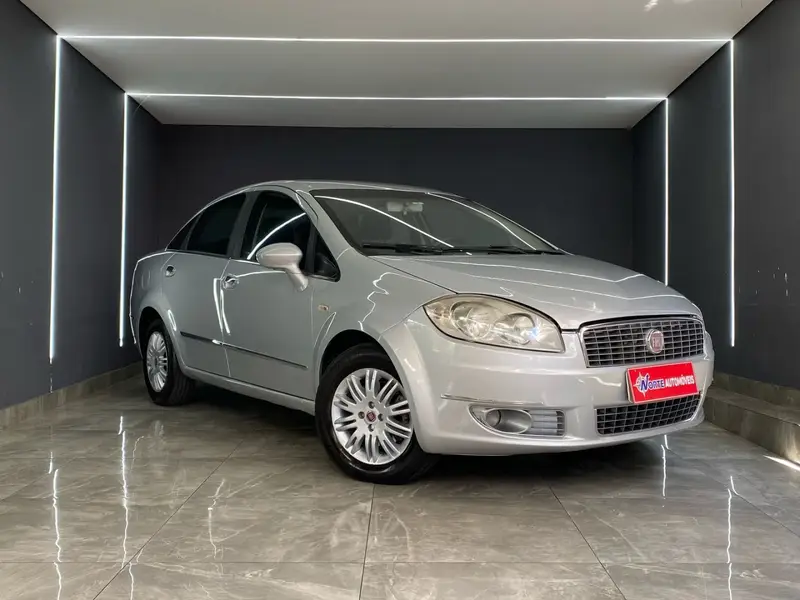 Fiat Linea Essence 1.8 16V (Flex)
