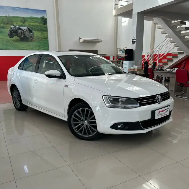 Carro Volkswagen Jetta 2013 2.0 Comfortline (Flex)