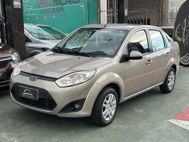 Carro Ford New Fiesta Sedan 2014 1.6 SE (Flex)