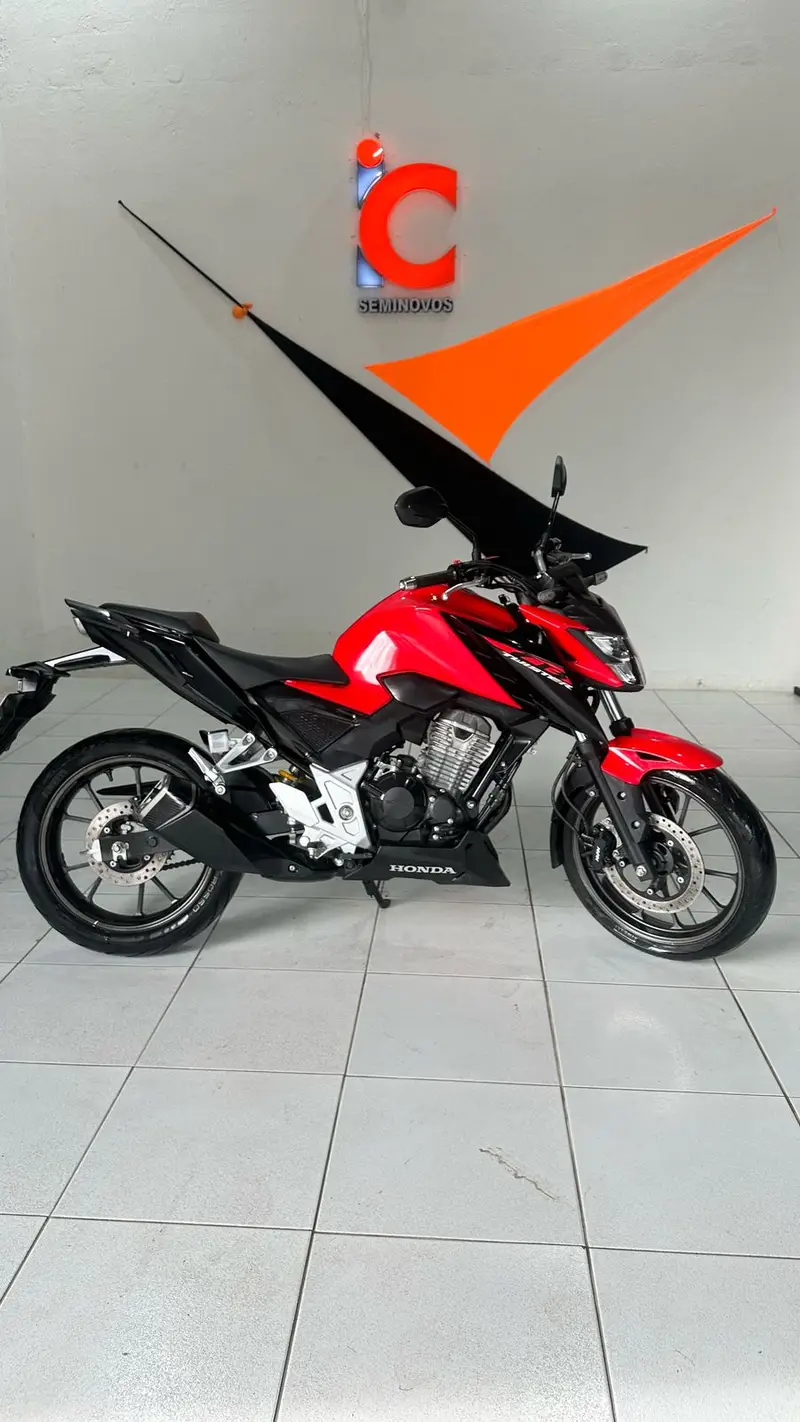 Honda CB 300F Twister (ABS)