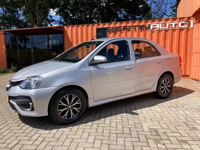 Carro Toyota Etios Sedan 2018 Platinum 1.5 (Aut) (Flex)